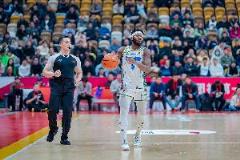 北京与广厦进程相似皆八进四曾失利 但半决赛3-0横扫对手