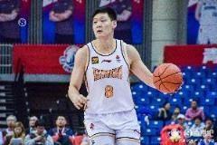 主攻手张宁半场15分3助三分9中3惊艳表现