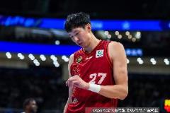 周琦半场表现低迷仅得5分7板2助 缺乏存在感