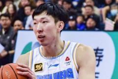 周琦：NBL赛场遭遇腰伤 关键时刻状态受影响