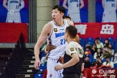 北京周琦、雷蒙、杰曼、奥莫特四人首发均3犯，隐患重重