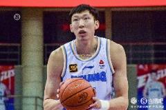 周琦半场3中1拿4分6板 罚球2中2 队内最低温-18度