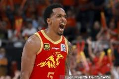 小巴里-布朗2024-25赛季总决赛MVP！场均30分7.3助攻太强！