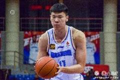 范子铭10中5仅得10分3板，两次失误五次犯规令人失望