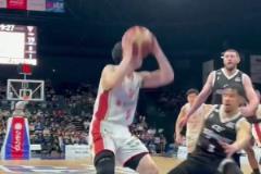 18岁的日本新生代控卫瀬川琉久，在去年FIBAU18亚洲杯上大放异彩