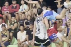 打野球真的要稳重一点，千万不要一晃就跳啊