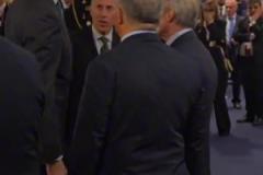 西班牙国王会见老佛爷和拉波尔塔，老佛爷这看起来面色还行啊