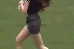 当女队医出场的那一刻，网友直呼：对手已经输了