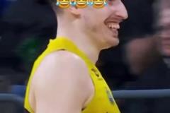 工作要没喽！这位清洁工给对手做了个掩护墙！