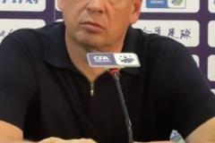 快词穷了！斯卢茨基赛后点评梅开二度的于汉超：魔术师！